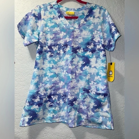 WonderWink Butterfly Scrub Top (NWT) - Picture 2 of 9